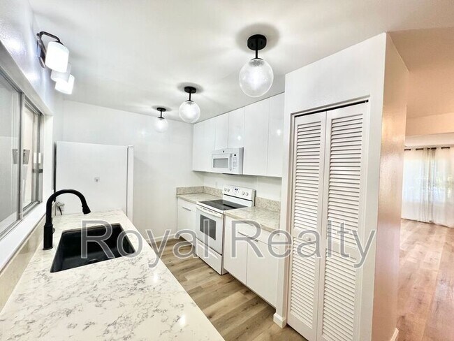 Building Photo - 47-696-696 Hui Kelu St