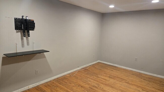 Building Photo - 1723 41st St