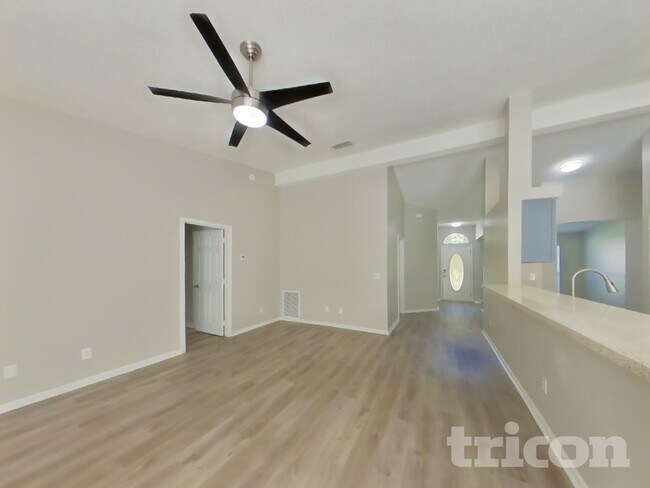 Building Photo - 1020 Woodbridge Hollow N