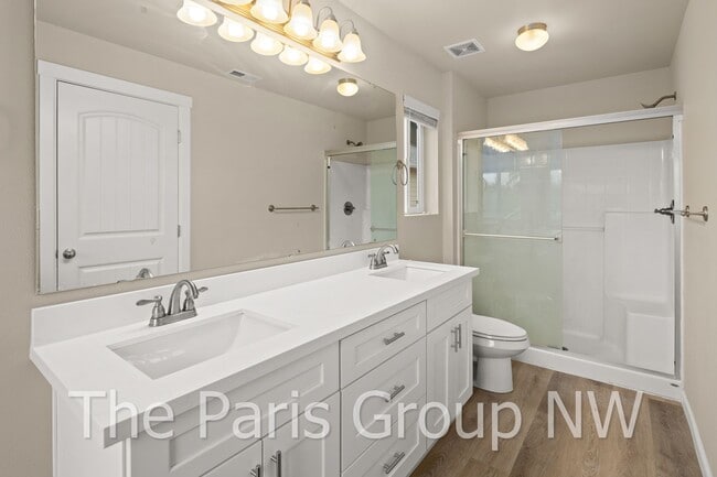 Building Photo - Gorgeous Updated 2012 Covington 4BR – New Paint, Floors, Cabinets, Quartz Counters +++