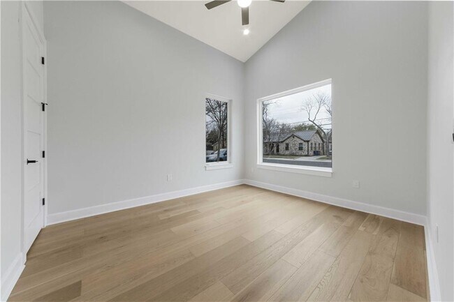 Building Photo - 1210 Brentwood St