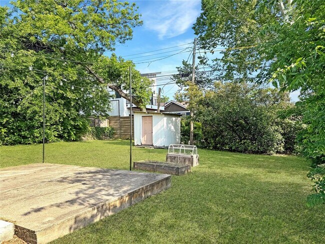 Building Photo - 2509 Givens Ave