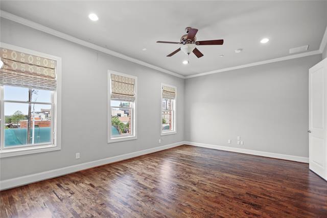 Building Photo - 660 S Pearl Expy
