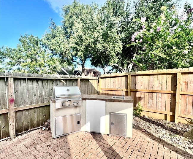 Building Photo - 2123 Hollow Reef Cir
