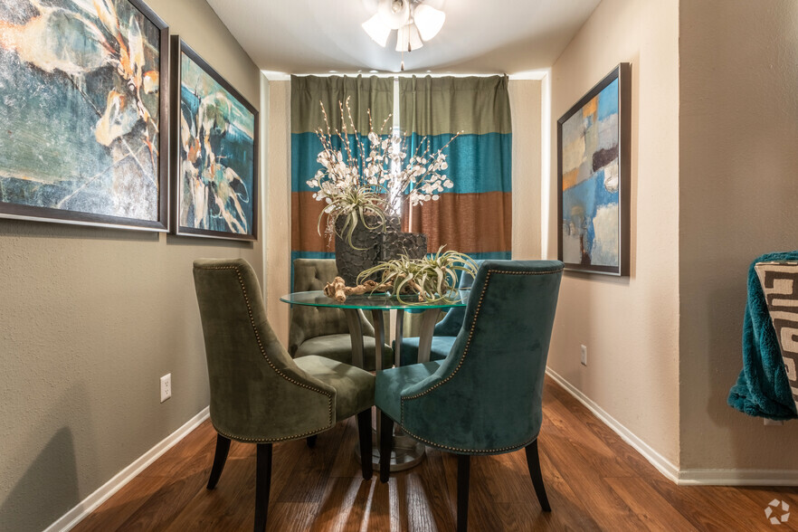 Dining Room - Woodtrail Apartment Homes