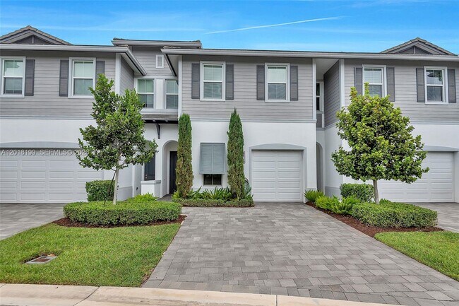 Building Photo - 22954 Clear Echo Dr