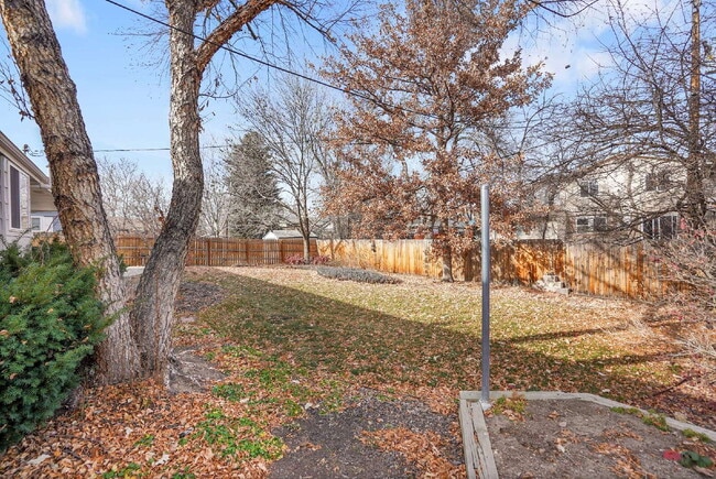 Building Photo - $2,795.00 - $300 OFF First Months' Rent - 5 Bedrooms, 2 Bathrooms, Single Family Home in Broomfie...