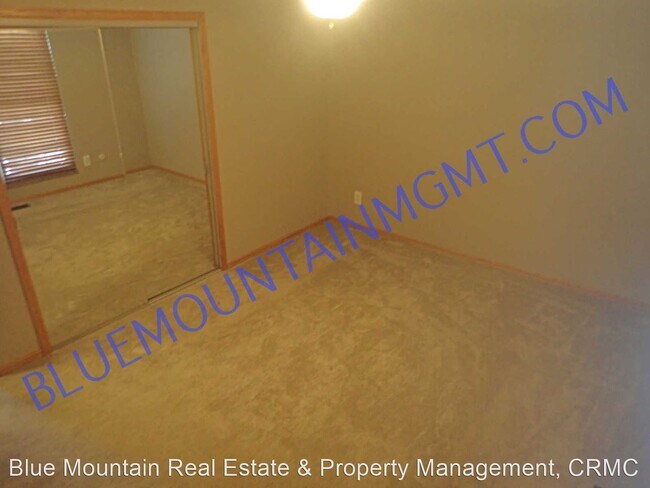Building Photo - 4 br, 2 bath House - 1025 Galley Place