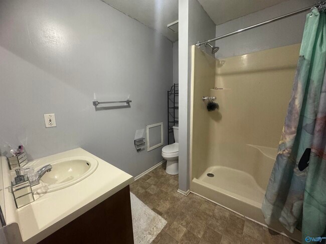 Building Photo - 117 Water Oak Ct