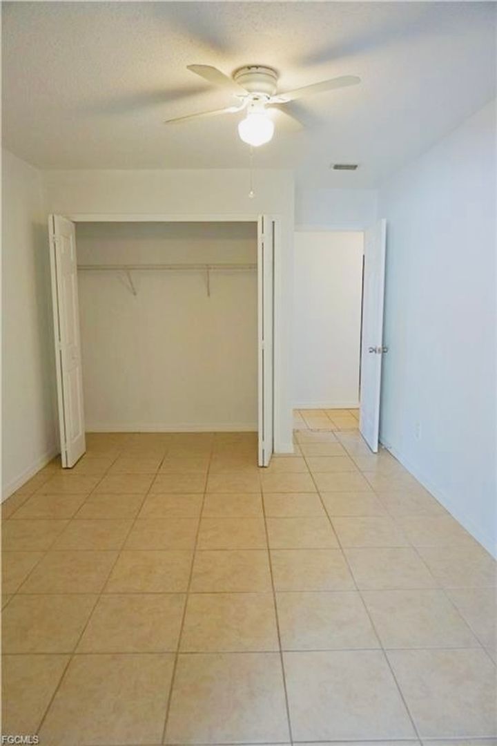 Building Photo - 6004 Deming Ave