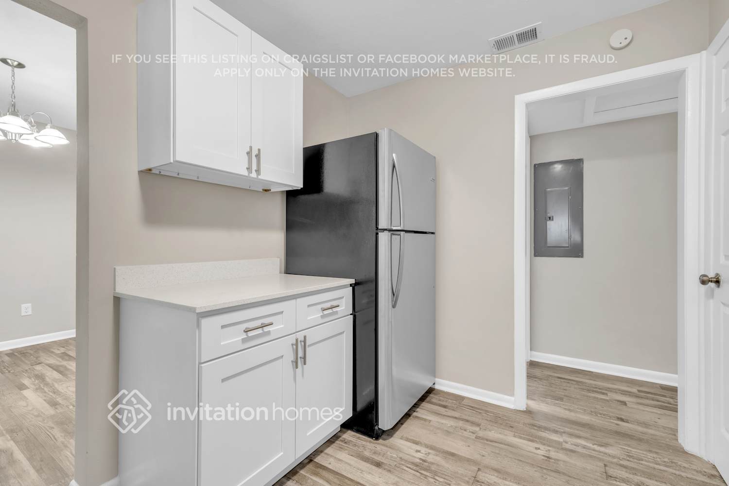 Building Photo - 6613 Shady Oak Dr