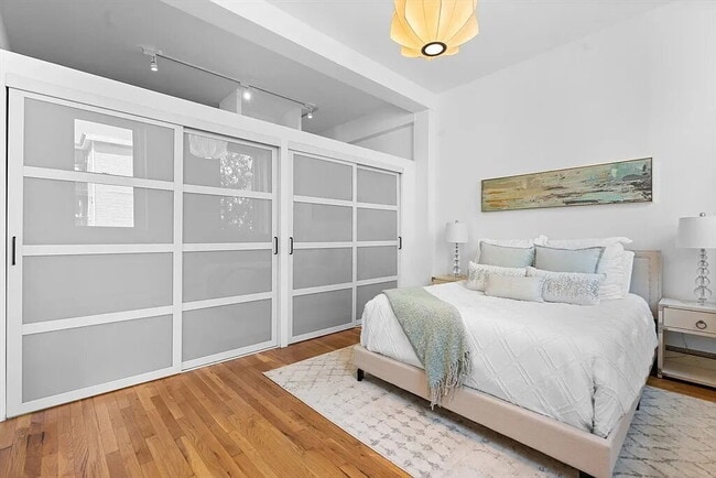 Building Photo - "Charming 1-Bed Retreat in Cambridge with ...