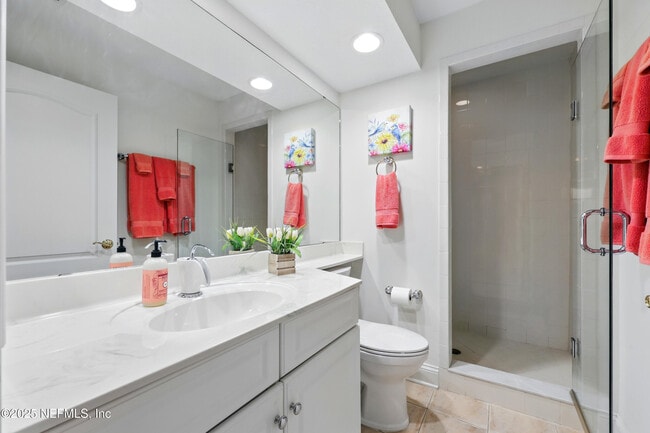 Building Photo - 330 N Shore Cir