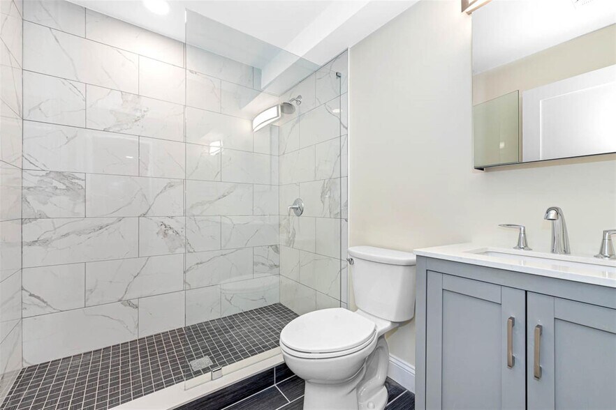 Building Photo - 77 Winchester St