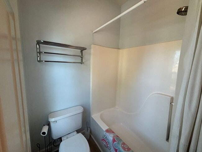 Building Photo - 3340 Billings St