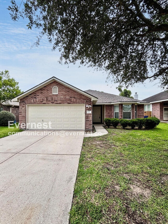 Primary Photo - 122 Golden Oak Dr