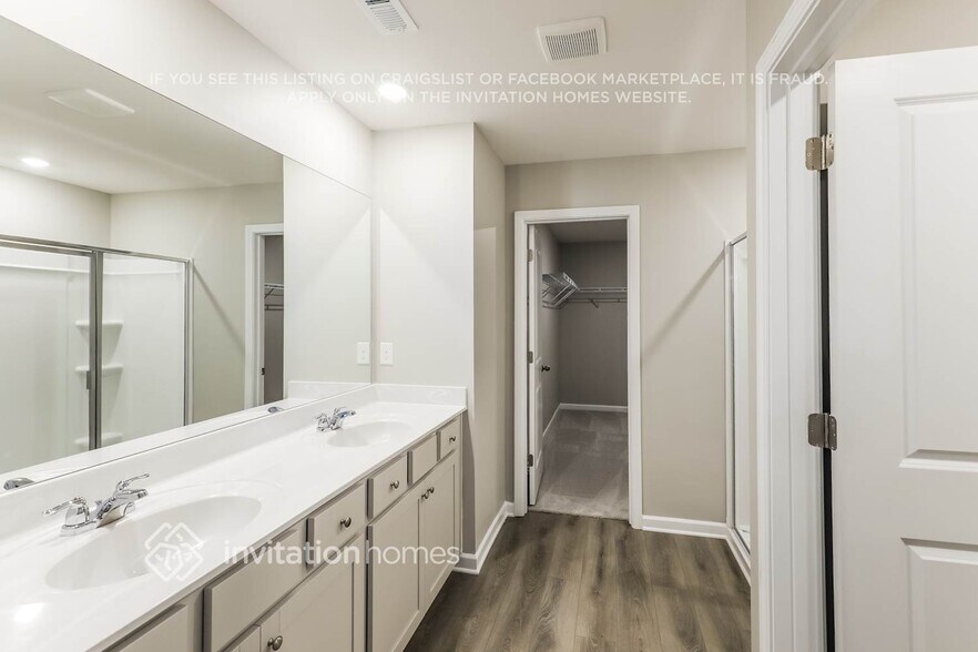 Building Photo - 537 Almere Dr