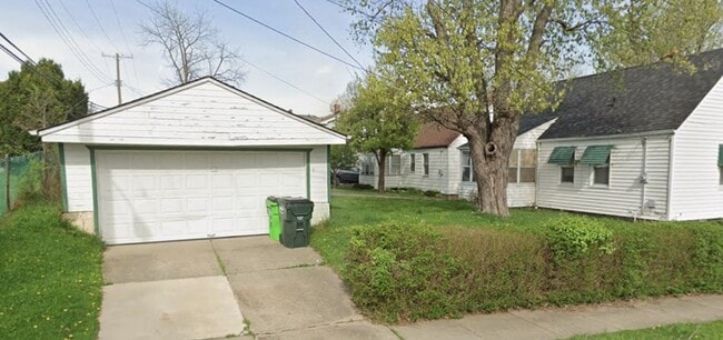 Building Photo - 10312 Plymouth Ave