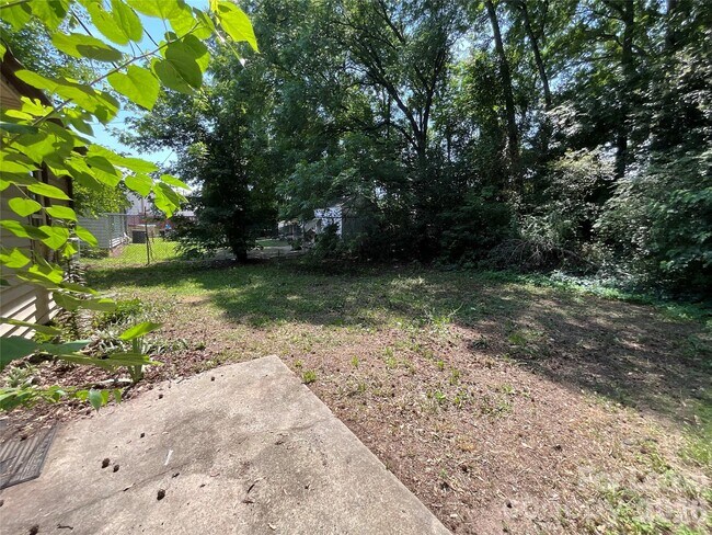 Building Photo - 1380 Fairley Ave