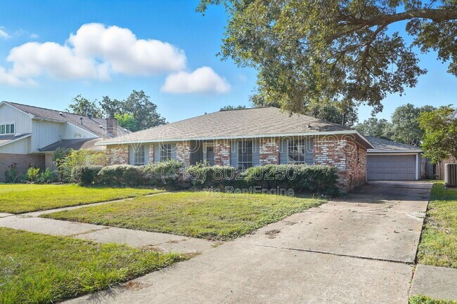 Building Photo - 15707 Lone Tree Dr