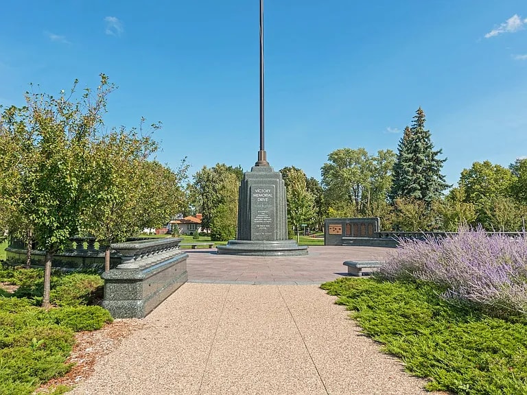 Building Photo - 2722 N Vincent Ave