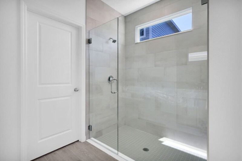 Building Photo - 302 Lake Sinclair St