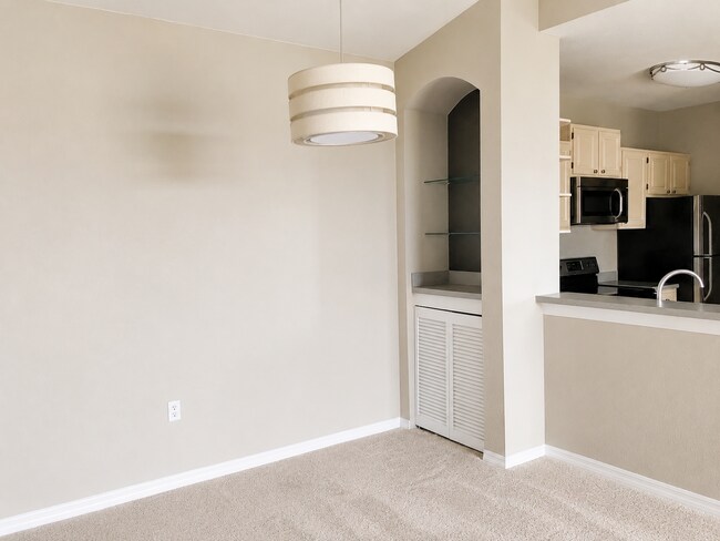 Building Photo - 1420 Lake Shadow Cir