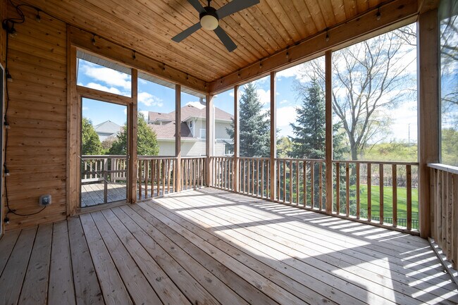 Building Photo - 9352 Wilderness Cove