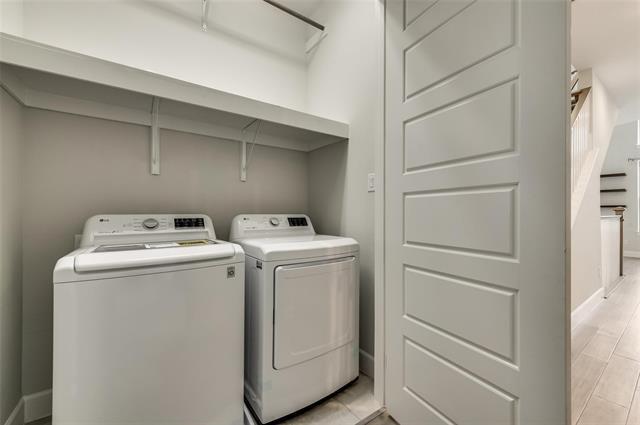 Building Photo - 5858 Orion Pl