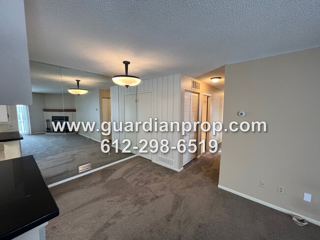 Building Photo - 2nd Floor Condo for September, Balcony, Fi...