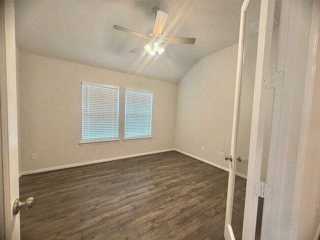 Building Photo - 6123 Severson Lake Ct