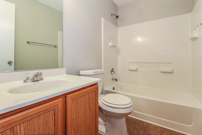 Building Photo - 1815 Northridge Dr