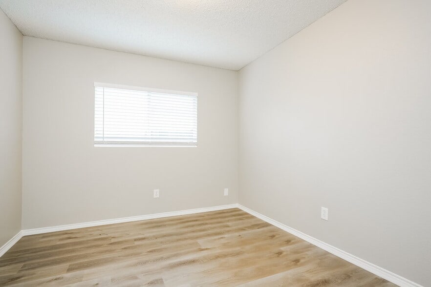 Building Photo - 7820 Whitney Ln