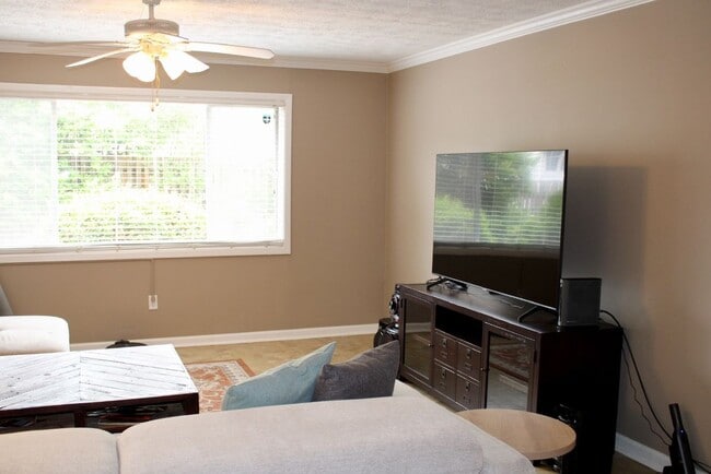 Building Photo - 115 Biscayne Dr NW