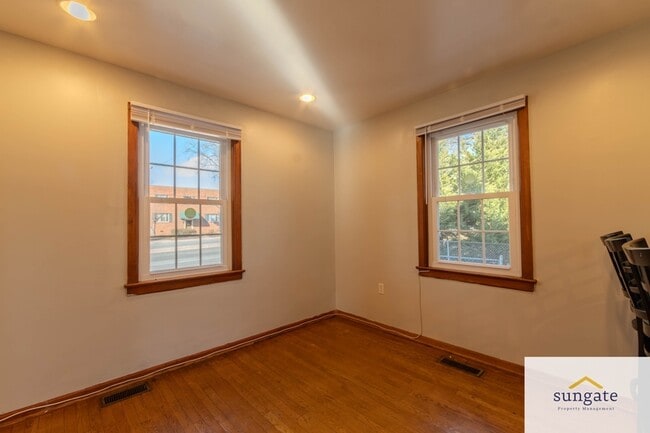 Building Photo - 5615 Queens Chapel Rd