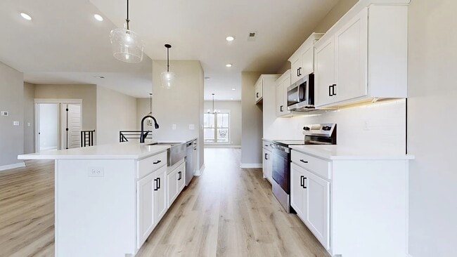 Building Photo - 529 Foxglove Ln
