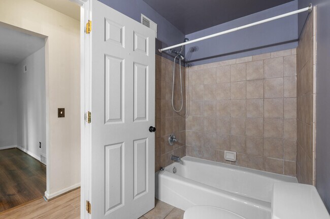 Building Photo - 25307 Shiawassee Cir