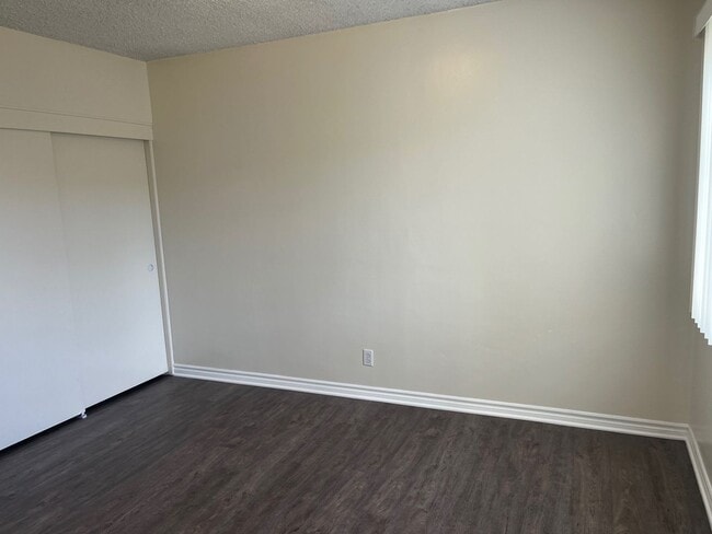 Building Photo - Beautiful 4 Bedroom Home in Huntington Beach