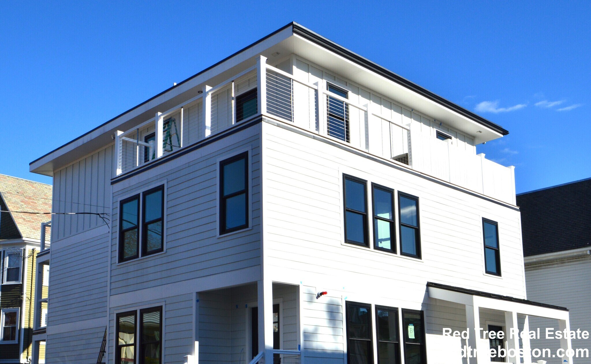 Building Photo - 25 Hunnewell Ave