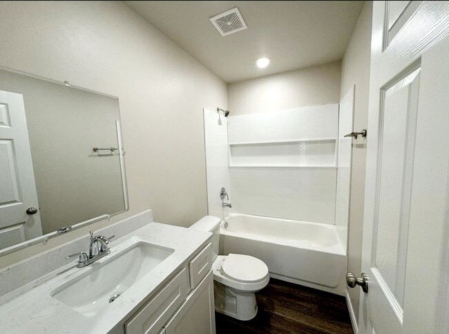 Building Photo - $500.00 OFF 1ST MONTH RENT