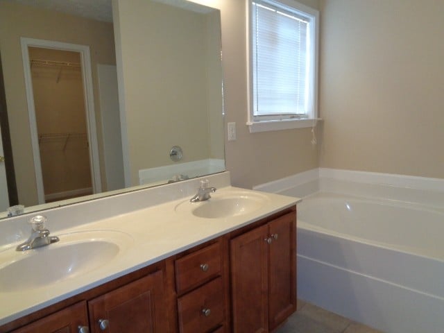 Building Photo - 308 Schoolhouse Ct