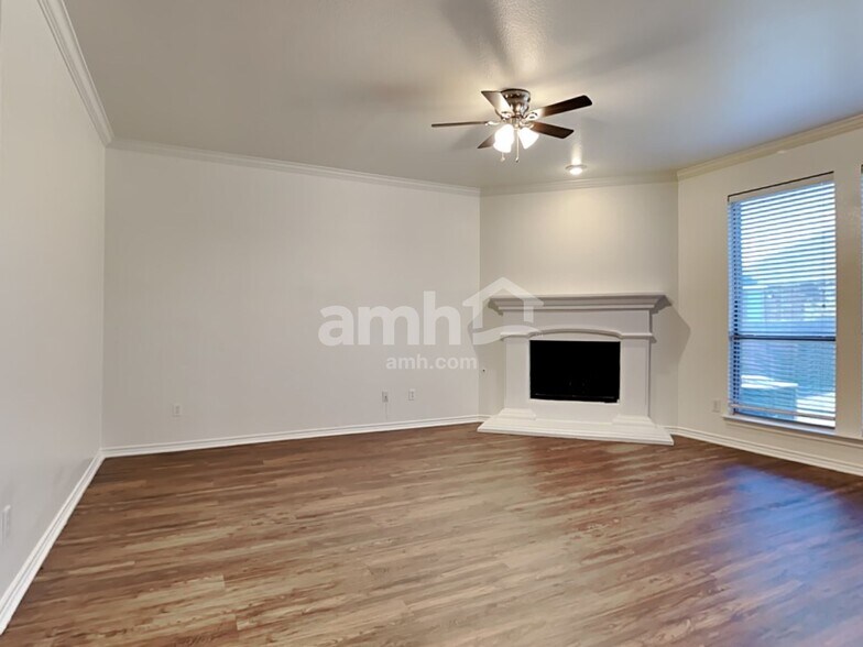 Building Photo - 7606 Fallen Antler Pl