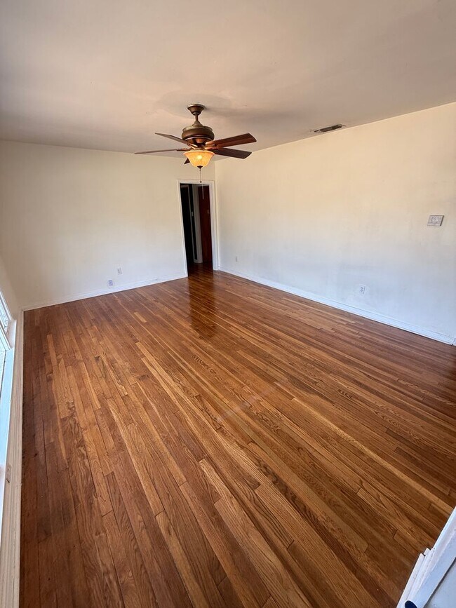 Building Photo - Pre Leasing for Fall 2026! 3/2 in Tech Terrace