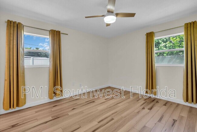 Building Photo - 3111 Bayshore Gardens Pkwy