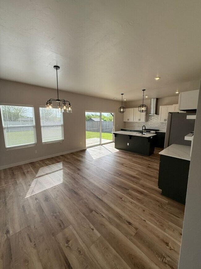 Building Photo - Beautiful  Home in Edmond