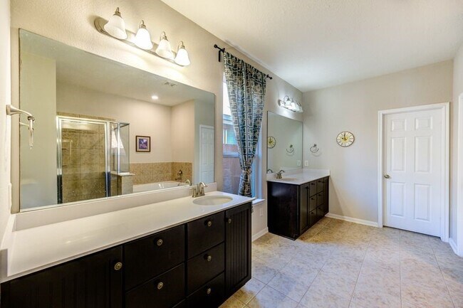 Building Photo - 5918 Rivergrove Bend Dr