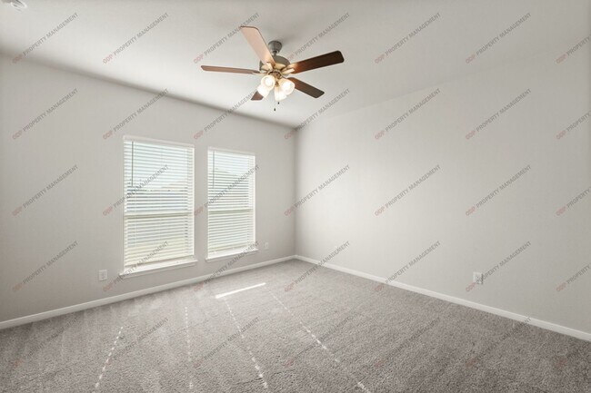Building Photo - 725 Gingham Trl