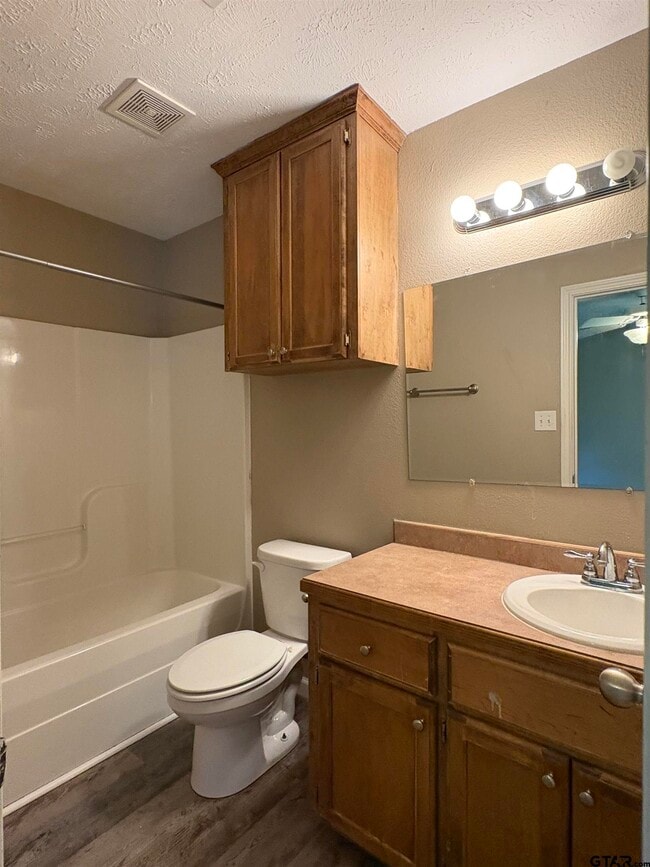Building Photo - 113 Elm Creek Dr