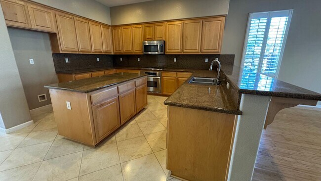 Building Photo - AVAILABLE! OPEN HOUSE FRIDAY 3/20/26 from 5:00-6:00 pm