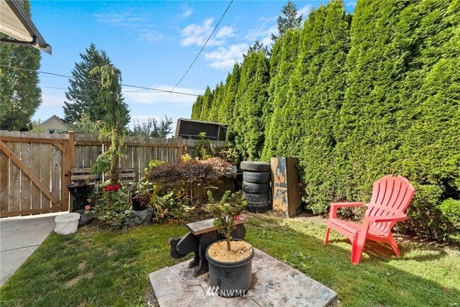 Building Photo - 822 Lincoln St